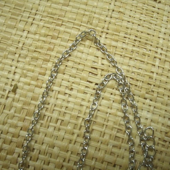 Glow in the Dark Hour Glass Necklace - Picture 11 of 16